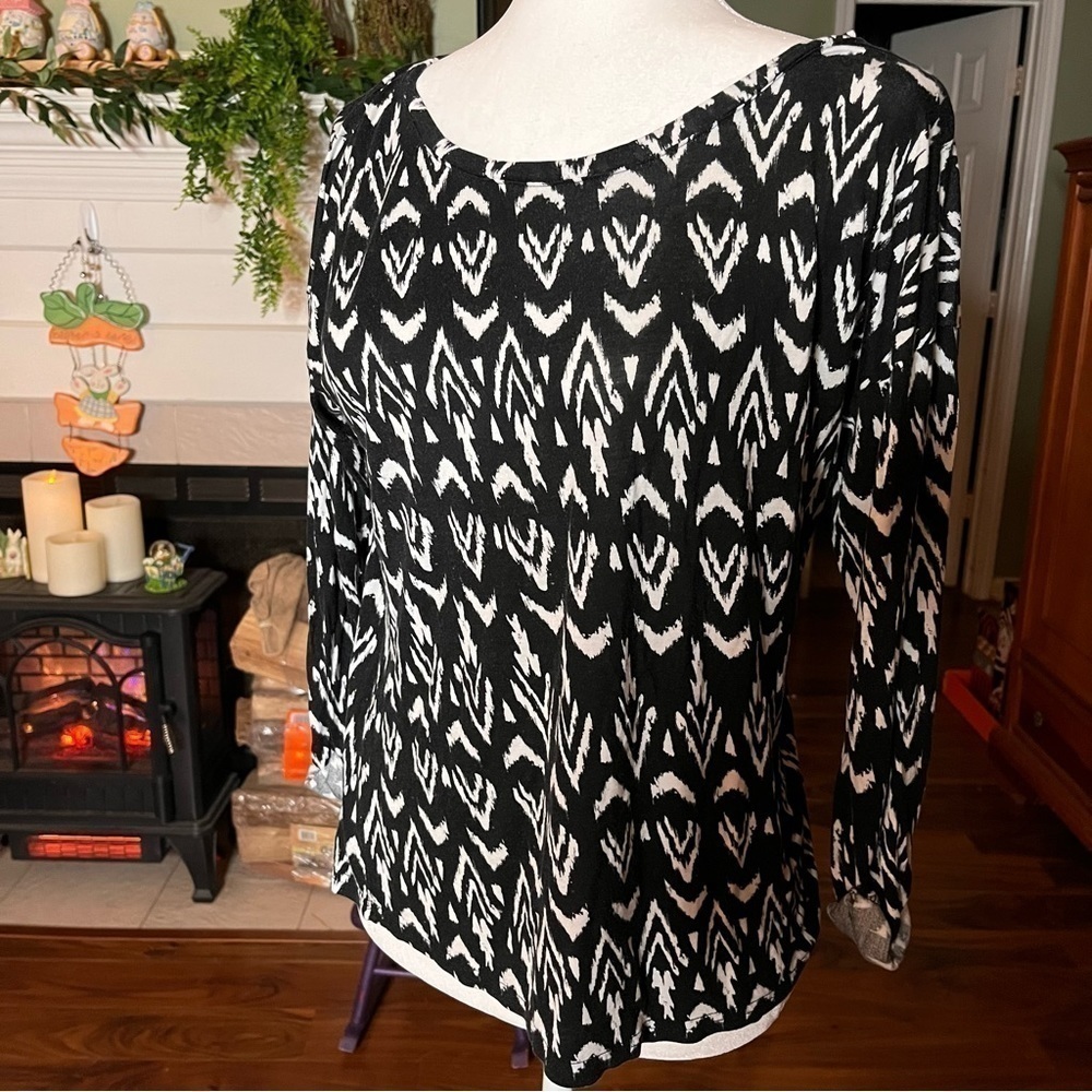 H&M divided black and white blouse size medium
